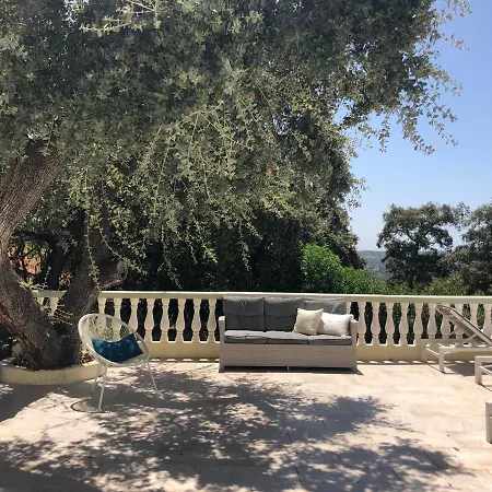 Panoramic Paradise Bed and Breakfast *
