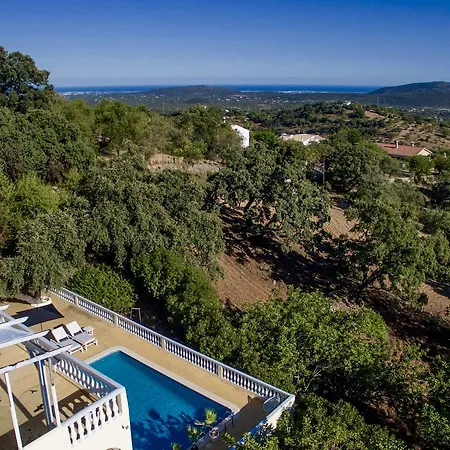 Panoramic Paradise Bed and Breakfast *
